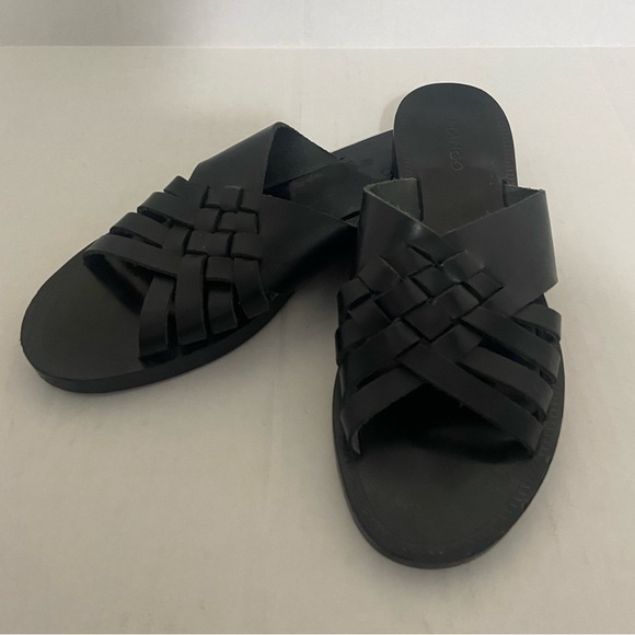 Mango women's 6.5 flat black leather woven strappy sandals EUC - Picture 3 of 11